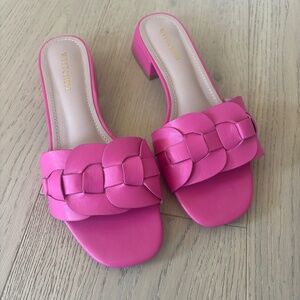 Hot pink leather kitten heel sandals, by Wittchen